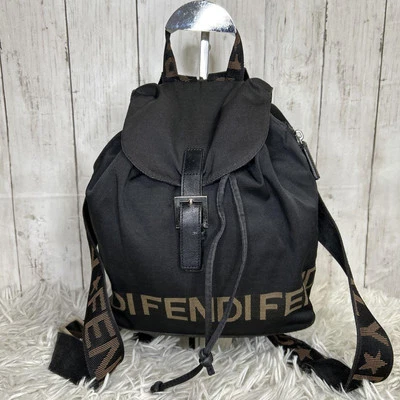 Mochila FENDI Negra Logo Nylon Compacta 41 Auténtica Foto 1 de 4