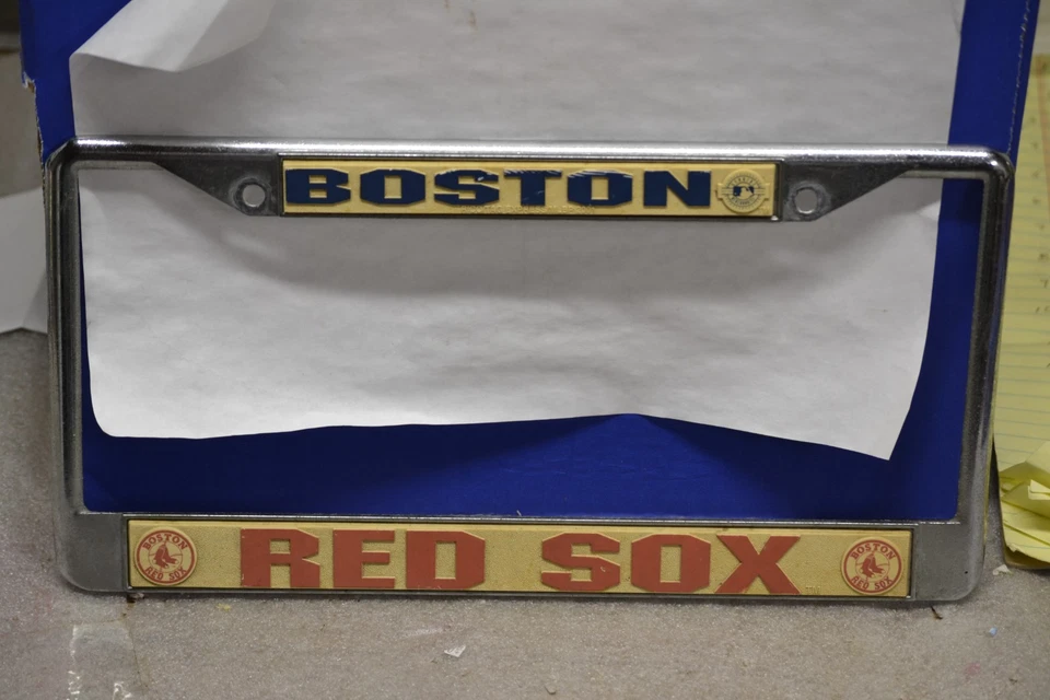 VINTAGE METAL BOSTON RED SOX LICENSES PLATE COVER - Image 1 of 1