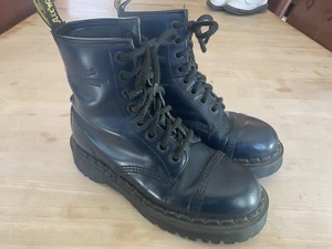 DR MARTEN TOE CAP SHOES SZ UK 4 NAVY BLUE MADE IN ENGLAND 8 EYE US SZ 5 - Picture 1 of 5