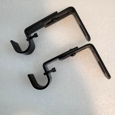 Soportes de pared de bronce antiguos Pottery Barn para diseño de varilla de diámetro de 0,75" era mediados de la década de 2000 Foto 1 de 4