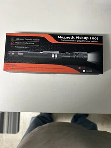 Magnetic Flashlight Extendable Pickup Tool - Picture 1 of 7