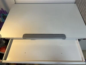 Schreibtisch  - Bild 1 von 2