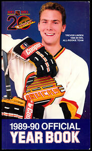 1989-90 VANCOUVER CANUCKS HOCKEY YEARBOOK MEDIA GUIDE WITH TREVOR LINDEN RC YEAR