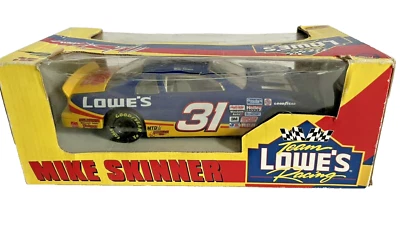 VINTAGE ACTION MIKE SKINNER #31 LOWES DIECAST 1:24 NASCAR  -  ORIGINAL BOX - Imagem 1 de 4