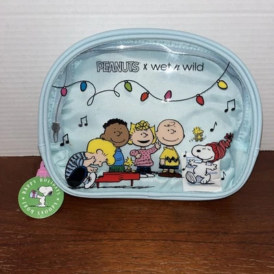 Bolsa de Maquillaje Peanuts X Wet n Wild Felices Fiestas Snoopy Navidad Limitada 2022 Foto 1 de 4
