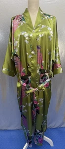 Applesauce Morgenmantel Damen O/S Plus grün Blumen Pfau lang Kimono Satin - Bild 1 von 7