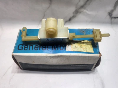 Переключатель предохранительный для механической коробки передач GM 15592026 85-89 Chevy Astro GMC Safari - Изображение 1 из 4