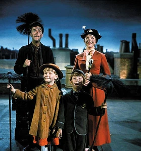 JULIE ANDREWS MARY POPPINS FAMOUS MOVIE SCENE 8x10 PICTURE FANTASTIC  PHOTO - Picture 1 of 1