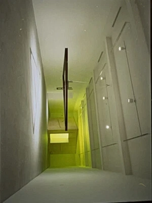 Bruce Nauman "Triângulos Sul-Americanos" Arte Moderna Americana 35mm Slide - Imagem 1 de 2