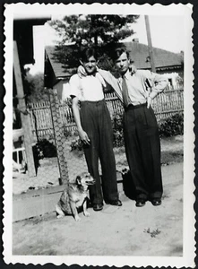 boyfriends w sweet dog, animal, gay int., Vintage fine art Photograph, 1940's - Picture 1 of 5