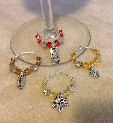 Hojas de otoño otoño colores conjunto de 4 dijes de copa de vino tono oro o plata Foto 1 de 2