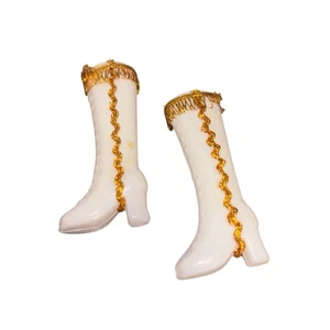 Barbie Puppe Stiefel Schuhe einfarbig weiß Farbe Go Go Style Metallic Gold Ric Rac High - Bild 1 von 12
