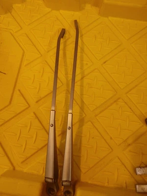 Brazos limpiaparabrisas originales Mercedes Benz W113 230sl 250sl 280sl  Foto 1 de 4