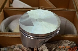 Chevy Race Engineering Piston Kit 8784 Bore 4.030 - Picture 1 of 3