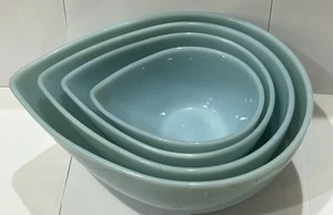 SET 4 CIOTOLE DI MISCELAZIONE A GOCCIA VINTAGE FIRE KING DELPHITE BLUE MCM - Foto 1 di 13