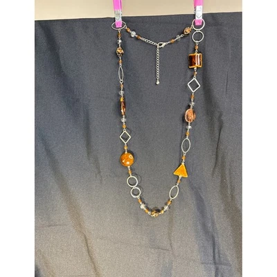 Collar Bohemio Cuentas Ámbar Marrón Formas Geométricas Colgante Largo Distintivo Foto 1 de 2