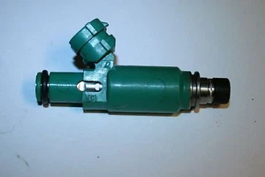 Einspritzdüse Injektor  Suzuki Baleno 1,3-1.6i Motor 16V DENSO 824-3290 - Bild 1 von 2