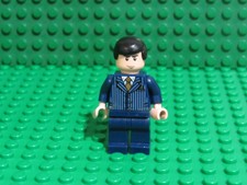 Lego Batman Minifigure Bruce Wayne blue pinstripe suit minifig BWL20