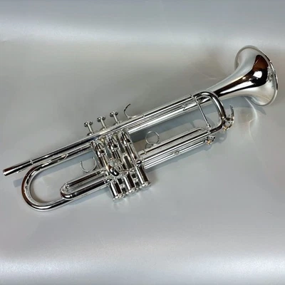 YAMAHA YTR-8335LAS Bb tromba campana in ottone giallo placcato argento manten... - Immagine 1 di 4