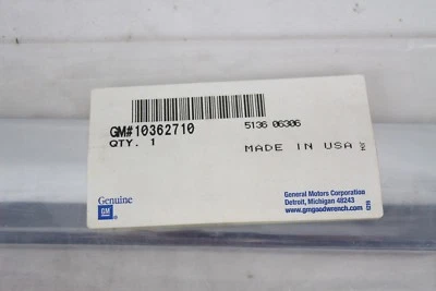 New OEM GM Right Side Rear Molding GMC Envoy 2005 2006 Exterior Trim Chrome  - Image 1 of 4