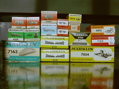 LOTTO MODELLINI VARI MÄRKLIN ANNI '60 CON SCATOLE ORIGINALI, COME NUOVI - Immagine 1 di 4