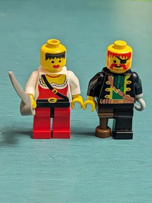 Lego Piratas Capitán Barba Roja y Mujer Pirata Minifiguras Sin Sombreros 1 Espada Foto 1 de 4