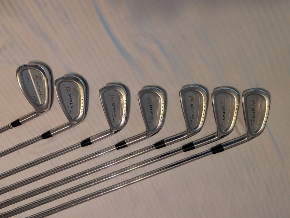 Juego de hierro forjado Miura 4-PW KBS Stiff Flex diestro excelente MC 102 / CB 202 Foto 1 de 4