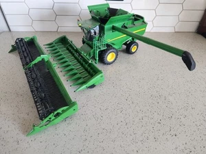 John Deere S790 Combine W/Draper Head & 12 Row Corn Head 1/32 - See Description - Picture 1 of 8