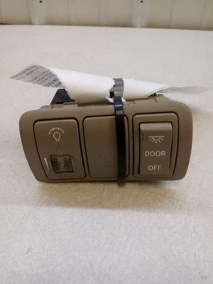 Interruptor de luz superior KIA SEDONA 2010 OEM usado 933904D000CS Foto 1 de 4
