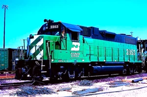 DIAPOSITIVA ORIGINAL KODACHROME BURLINGTON NORTH GP38-2 #2353 FT VALOR, TX AGOSTO 1983 - Imagen 1 de 1