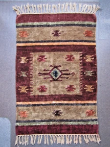 Alfombra de dispersión de chenilla India colores tierra motivo tribal 23 x 35 + barro con flecos - Imagen 1 de 5