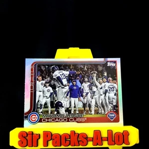 2025 Topps Series 1 Rainbow Foil Chicago Cubs Team Card #60 - Picture 1 of 2