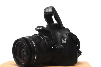 Canon EOS 1200D 18 MP WLAN FULL HD DSLR + Canon EF-S 18-55mm III Objektiv +Zub - Bild 1 von 4