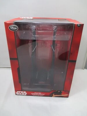 Star Wars Kylo Ren Command Shuttle Deluxe Die Cast Vehicle Disney Store  Foto 1 de 4