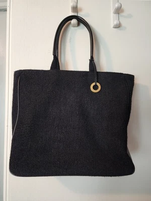 Bolso de Mano Givenchy Parfums Grande Negro Lana e Imitación Cuero Forro Rojo Foto 1 de 4