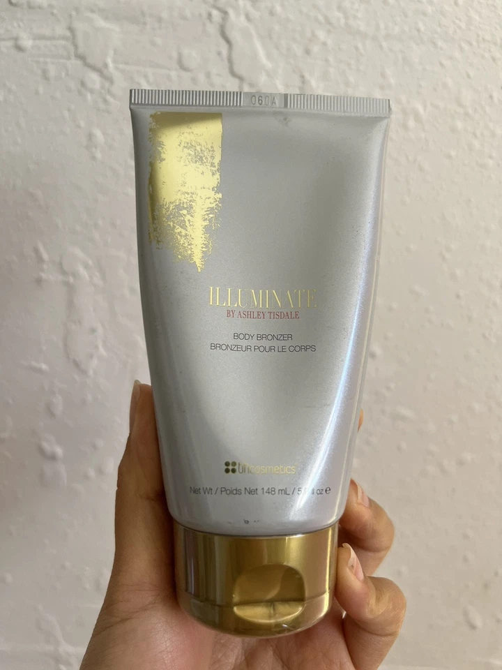 Sujetador Cosmetics Illuminate de Ashley Tisdale Bronceador Corporal Diosa del Sol Nuevo en Caja 5 OZ Foto 1 de 3