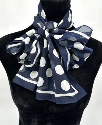 Bufanda retro para mujer azul marino audaz blanca a lunares de gasa transparente rectangular cuello Foto 1 de 4