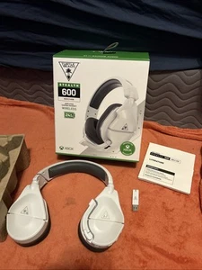 XBOX - TURTLE BEACH - STEALTH 600 - GEN 2 USB - GAMING HEADSET - WHITE - Picture 1 of 5