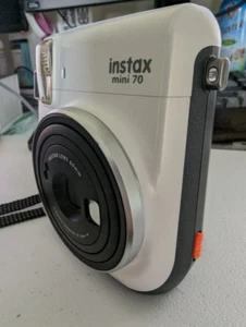 Compatible FujiFilm Instax Mini 70 Back Cover Lock Button Slider Replacement Fix - Imagen 1 de 2