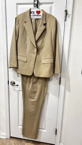 Pendleton Women's 2PC Pantsuit - All Seasons Wool Pants And Jacket Size 18 - Picture 1 of 9