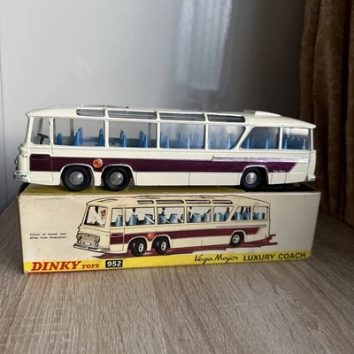 Dinky 952 Vega Major Luxury Coach en caja original Foto 1 de 4