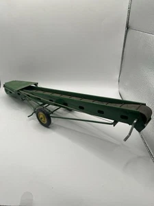 Eska Ertl John Deere Toy Hay Elevator 1/16 - Picture 1 of 5