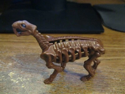 Kenner Burger King 1989 Edad de Hueso Sable Diente Tigre Dynacus Dinosaurio Falta Cola Foto 1 de 2