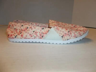 New Womens Size 7.5W Report Pink Floral Canvas Flats - Image 1 of 4