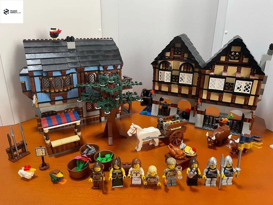 LEGO Castle Fantasy Era Medieval Market Village 10193 In 2009 Used W/Manuals - Image 1 of 4