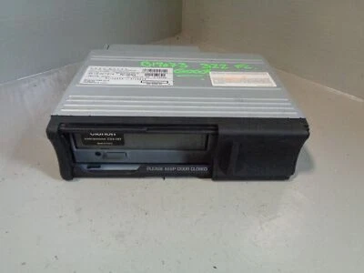 Range Rover L322 CD Multi Changer XQE500560 6 Disc Clarion 2005 to 2010 - Image 1 of 4