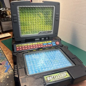 Milton Bradley Corazzata Elettronica Gioco Missione Avanzata - Foto 1 di 9