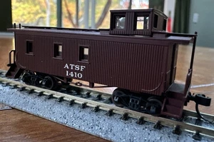 Athearn N Scale RTR #11501 Wood Side Caboose Santa Fe ATSF 1410 NIB NY - Picture 1 of 8