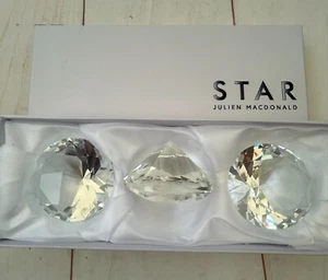 Julien Macdonald Set of 3 K9 Crystal Diamond Shaped Paperweights 6x 6x 3.5 cm - Picture 1 of 5