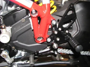COMMANDES RECULEES REARSET REPLIABLES DUCATI 848 1098 1198 ALUMINIUM NOIR - Imagen 1 de 3